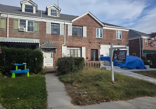 Photo 1 of Single family home for sale at 17617 77th Road, New York, NY 11366 | MLS# 1065811 | Listing updated on 2026-10-28