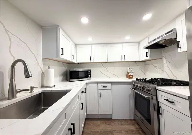 Photo 1 of Condo for sale at 675 Pelham Rd #F17, New Rochelle, NY 10805 | MLS# 1065890 | Listing updated on 2026-10-24