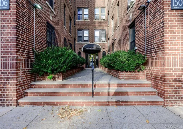 Listing Photo 2 - Condo for sale in building located at 1506 Overing St, New York, NY 10461 - Unit #3A