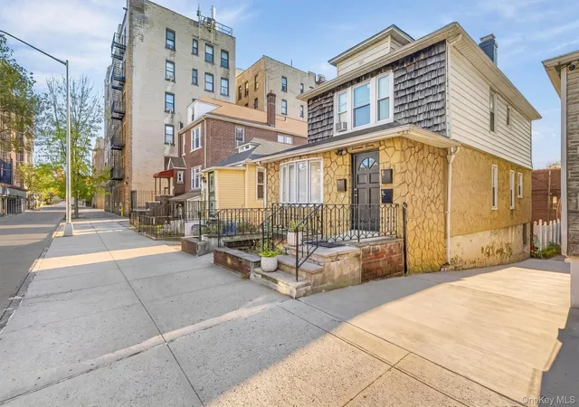 Photo 2 of House for sale at 1711 Hobart Ave, New York, NY 10461 | MLS# 1065901 | Listing updated on 2026-10-28