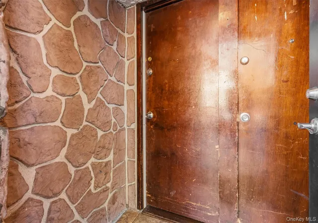 Photo 3 of House for sale at 1711 Hobart Ave, New York, NY 10461 | MLS# 1065901 | Listing updated on 2026-10-28