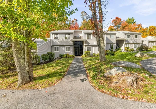Photo 4 of Condo for sale at 149 Flintlock Way #D, Yorktown, NY 10598 | MLS# 1065932 | Listing updated on 2026-10-24