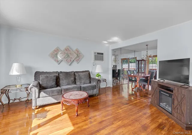Photo 4 of Single family home for sale at 3583 Summer Dr, Hempstead, NY 11793 | MLS# 1065977 | Listing updated on 2026-10-25