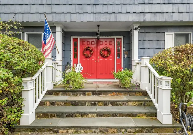 Photo 3 of Single family home for sale at 3 Marisa Ct, Cortlandt, NY 10548 | MLS# 1065999 | Listing updated on 2026-10-23