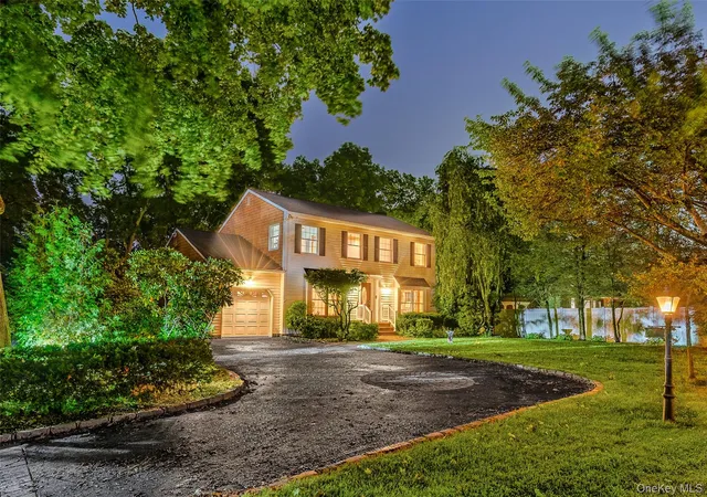 Photo 1 of Single family home for sale at 21 Nottingham Ct N, Smithtown, NY 11767 | MLS# 1066012 | Listing updated on 2026-10-29