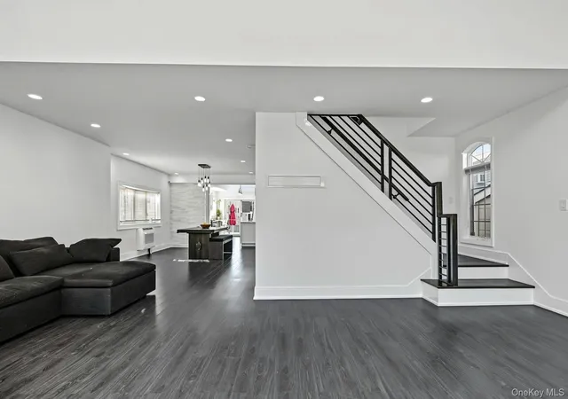 Photo 3 of Single family home for sale at 250 Arthur St, Hempstead, NY 11520 | MLS# 1066050 | Listing updated on 2026-10-29