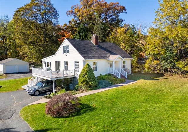 Photo 4 of Single family home for sale at 2323 Crompond Rd, Yorktown, NY 10598 | MLS# 1066055 | Listing updated on 2026-10-27