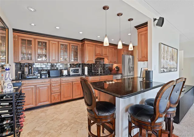 Photo 3 of Condo for sale at 300 High Point Dr #610, Greenburgh, NY 10530 | MLS# 1066072 | Listing updated on 2026-10-24