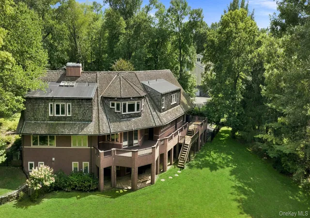 Photo 4 of Single family home for sale at 8 Ironwood Ln, Harrison, NY 10580 | MLS# 1066087 | Listing updated on 2026-10-27