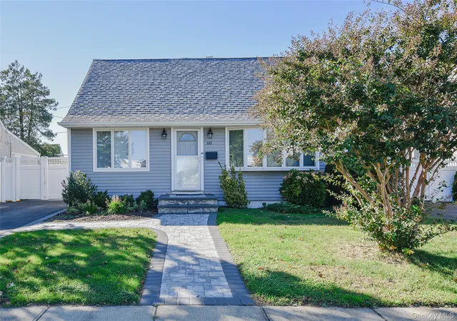 Photo 1 of Single family home for sale at 60 Vincent Rd, Oyster Bay, NY 11801 | MLS# 1066112 | Listing updated on 2026-10-29