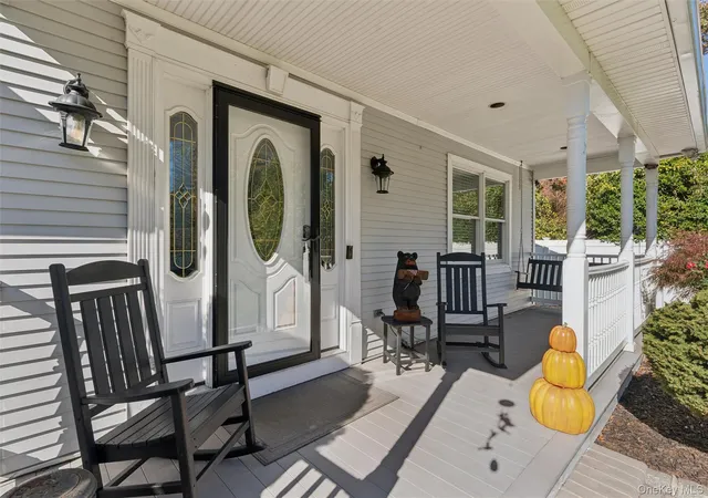 Photo 1 of Single family home for sale at 2570 Sycamore Ave, Islip, NY 11779 | MLS# 1066116 | Listing updated on 2026-10-29