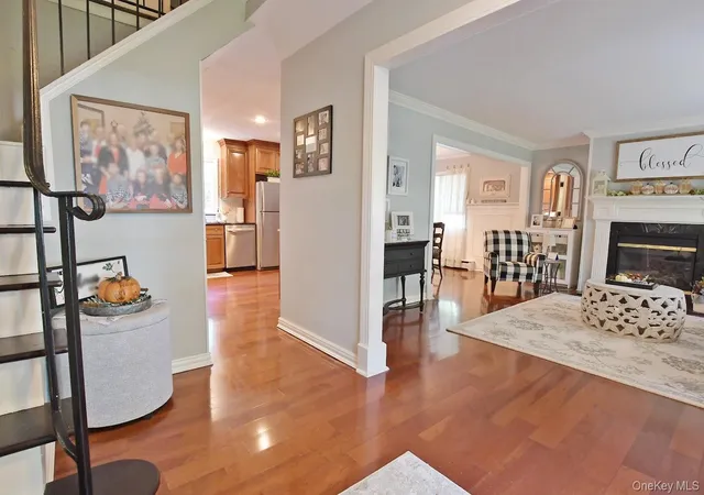 Photo 4 of Single family home for sale at 10 Artist Lake Blvd, Brookhaven, NY 11953 | MLS# 1066156 | Listing updated on 2026-10-24