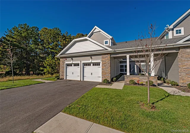 Condo for sale at 79 Willow Cir, Brookhaven, NY 11727 | MLS# 1066159