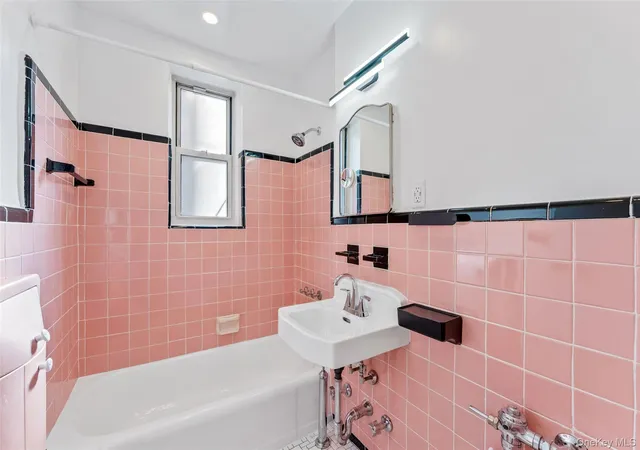 Photo 4 of House for sale at 2 Louisiana Ave #2D, Yonkers, NY 10708 | MLS# 1066183 | Listing updated on 2026-10-24