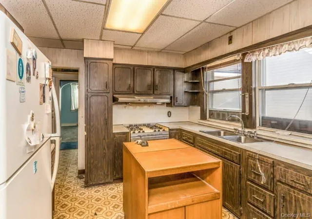 Photo 4 of House for sale at 53 Earle Ave, Hempstead, NY 11563 | MLS# 1066196 | Listing updated on 2026-10-27