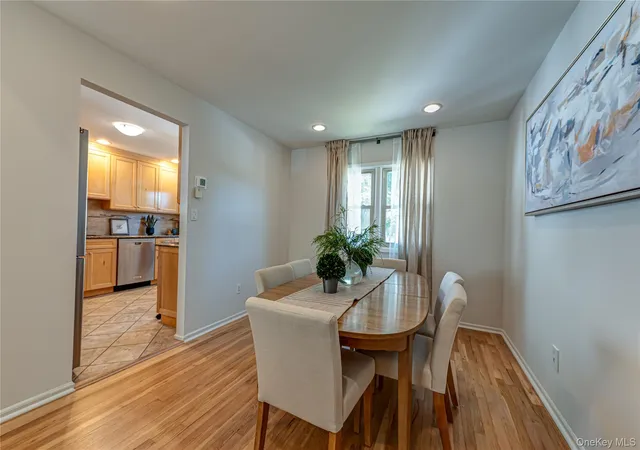 Photo 4 of Single family home for sale at 4 Adrienne Dr, Oyster Bay, NY 11804 | MLS# 1066290 | Listing updated on 2026-10-28