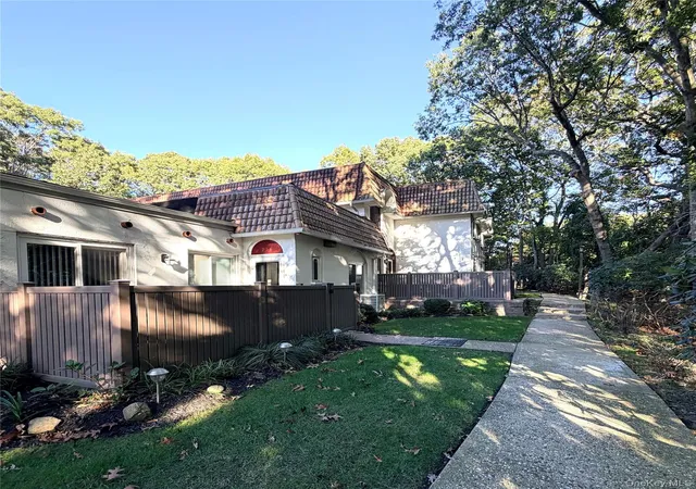 Condo for sale at 236 Skyline Dr, Brookhaven, NY 11727 | MLS# 1066312
