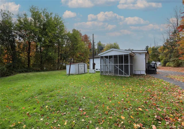 Photo 4 of Manufactured home for sale at 52 Belvedere Ln, Saugerties, NY 12477 | MLS# 1066313 | Listing updated on 2026-10-29