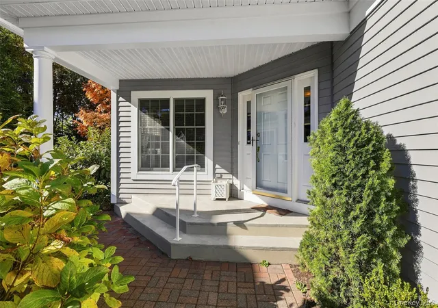 Photo 2 of Condo for sale at 81 Clb Pointe Dr, White Plains, NY 10605 | MLS# 1066342 | Listing updated on 2026-10-29