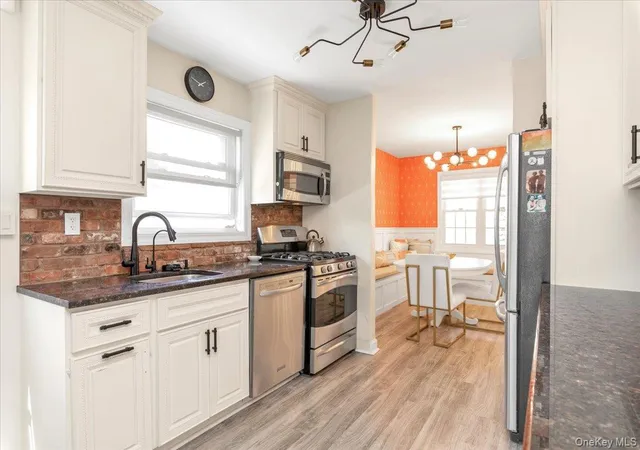 Photo 4 of Single family home for sale at 540 E Bay Dr, Long Beach, NY 11561 | MLS# 1066354 | Listing updated on 2026-10-26