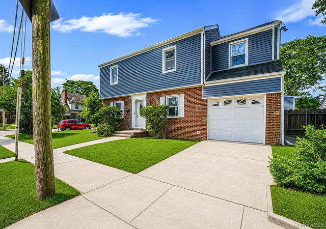 Single family home for sale at 1 Hudson Ct, Hempstead, NY 11563 | MLS# 1066364