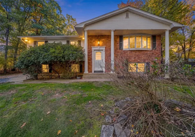 Single family home for sale at 7 Almond Ct, Clarkstown, NY 10956 | MLS# 1066427