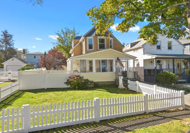 Photo 2 of Single family home for sale at 475 King Ave, New York, NY 10464 | MLS# 1066439 | Listing updated on 2026-10-27
