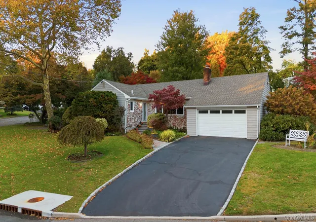 Single family home for sale at 20 Fox Ridge Ln, Oyster Bay, NY 11560 | MLS# 1066449