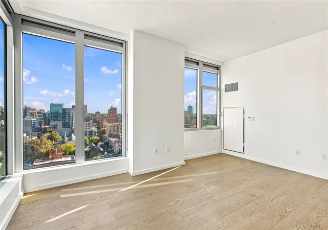 Condo for sale at 13327 39th Avenue #12G, New York, NY 11354 | MLS# 1066457