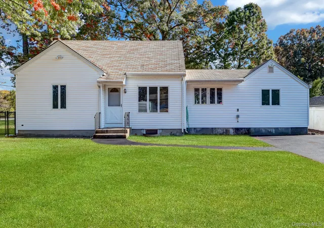 Photo 1 of Single family home for sale at 203 Carroll Ave, Brookhaven, NY 11779 | MLS# 1066465 | Listing updated on 2026-10-29