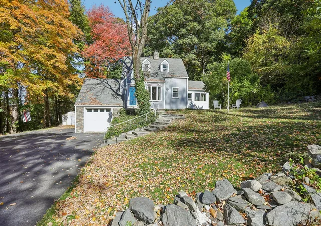 Photo 2 of Single family home for sale at 250 Red Ml Rd, Cortlandt, NY 10567 | MLS# 1066472 | Listing updated on 2026-10-28