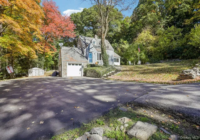 Photo 3 of Single family home for sale at 250 Red Ml Rd, Cortlandt, NY 10567 | MLS# 1066472 | Listing updated on 2026-10-28