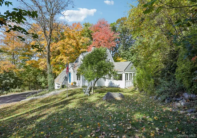 Photo 3 of Single family home for sale at 250 Red Ml Rd, Cortlandt, NY 10567 | MLS# 1066472 | Listing updated on 2026-10-28