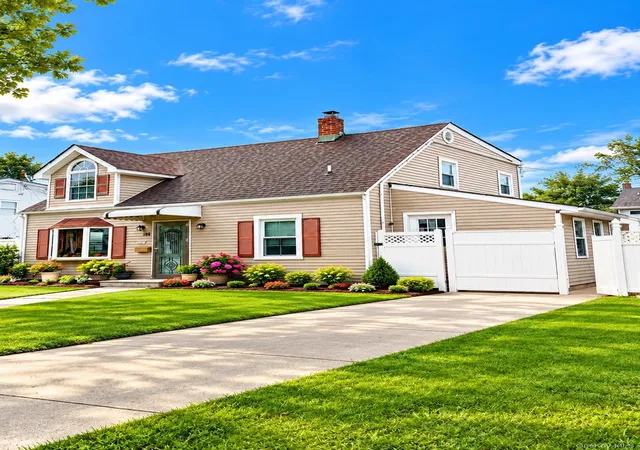 Photo 1 of Single family home for sale at 36 Bluegrass Ln, Hempstead, NY 11756 | MLS# 1066489 | Listing updated on 2026-10-28