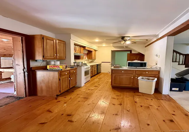 Photo 2 of Single family home for sale at 806 Mount Airy Rd, Cornwall, NY 12553 | MLS# 1066494 | Listing updated on 2026-10-27