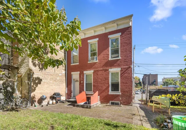 Photo 4 of House for sale at 22 Lander St, Newburgh (city), NY 12550 | MLS# 1066495 | Listing updated on 2026-10-28