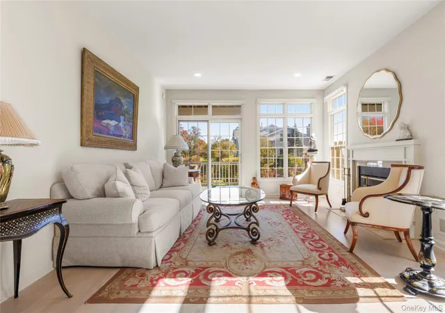 Listing Photo 4 - Condo for sale in building located at 1 Arrowwood Cir, Rye Town, NY 10573