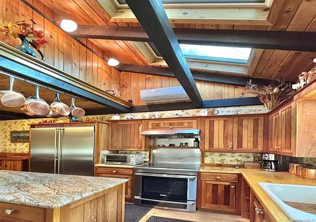 Photo 4 of Single family home for sale at 90 Partridge Hl Rd, Hyde Park, NY 12538 | MLS# 1066528 | Listing updated on 2026-10-28