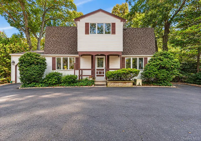 Single family home for sale at 563 Johnson Ave, Islip, NY 11779 | MLS# 1066535
