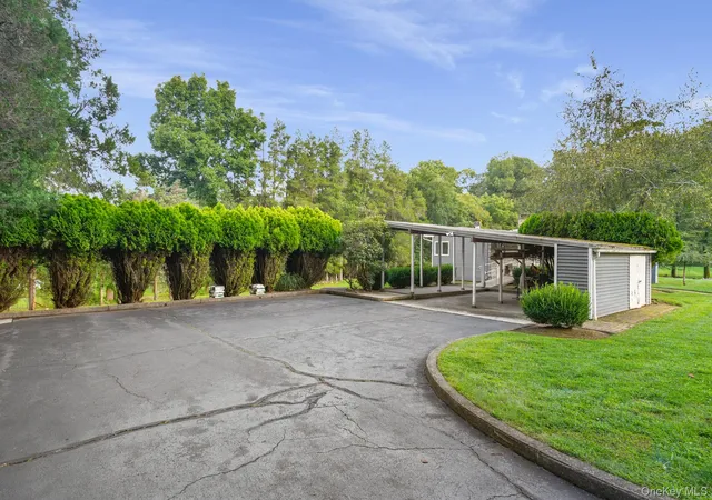 Photo 2 of Single family home for sale at 7 Dogwood Ln, Clarkstown, NY 10994 | MLS# 1066557 | Listing updated on 2026-10-29