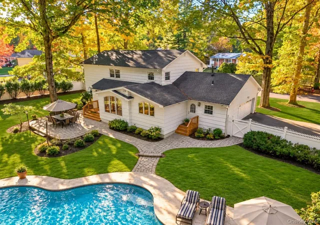 Photo 1 of Single family home for sale at 4 Findlay Ct, Clarkstown, NY 10956 | MLS# 1066602 | Listing updated on 2026-10-29