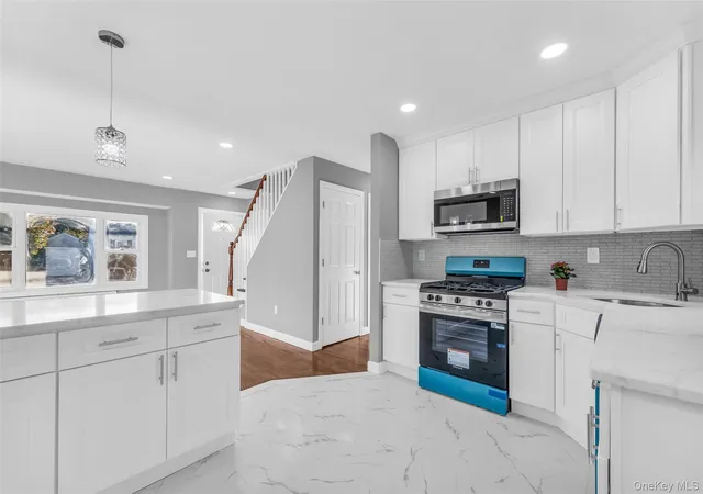 Photo 4 of Single family home for sale at 454 N Indiana Ave, Babylon, NY 11757 | MLS# 1066609 | Listing updated on 2026-10-27