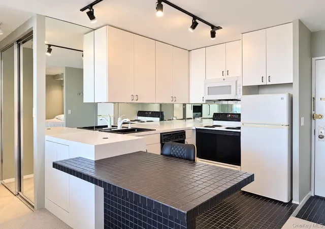 Photo 2 of House for sale at 26910 Grand Central Pkwy #32C, New York, NY 11005 | MLS# 1066654 | Listing updated on 2026-10-27