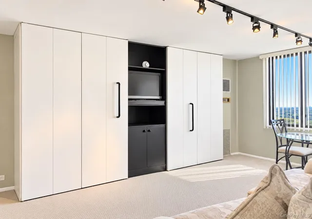 Photo 4 of House for sale at 26910 Grand Central Pkwy #32C, New York, NY 11005 | MLS# 1066654 | Listing updated on 2026-10-27