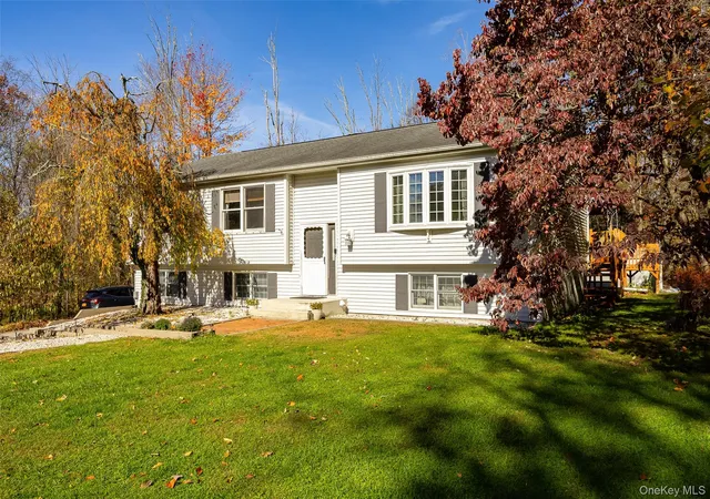 Photo 1 of Single family home for sale at 101 Crum Elbow Rd, Hyde Park, NY 12538 | MLS# 1066666 | Listing updated on 2026-10-28