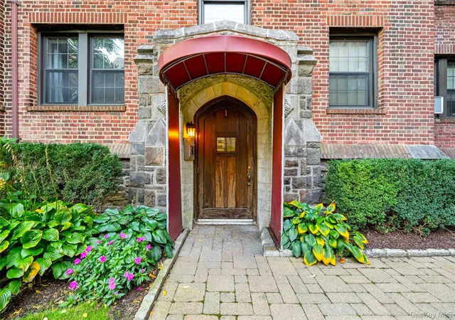 Photo 4 of House for sale at 23 Old Mamaroneck Rd #2C, White Plains, NY 10605 | MLS# 1066679 | Listing updated on 2026-10-27