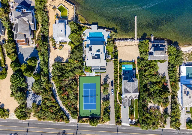 Photo 4 of Single family home for sale at 330 Dune Rd, Southampton, NY 11978 | MLS# 1066708 | Listing updated on 2026-10-28