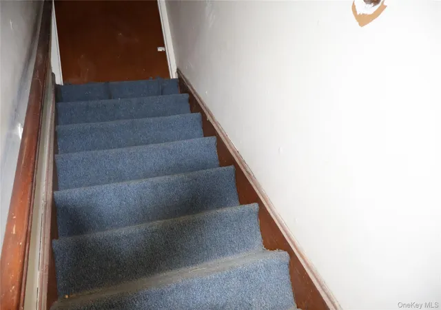 Photo 4 of House for sale at 858 Morris Park Ave, New York, NY 10462 | MLS# 1066709 | Listing updated on 2026-10-28