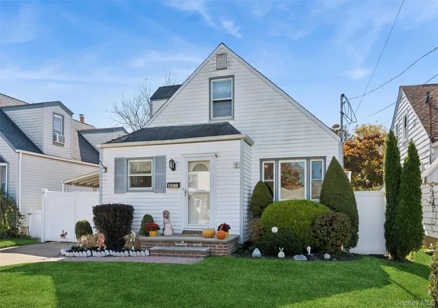 Photo 1 of Single family home for sale at 241 Marshall Ave, Hempstead, NY 11552 | MLS# 1066715 | Listing updated on 2026-10-29