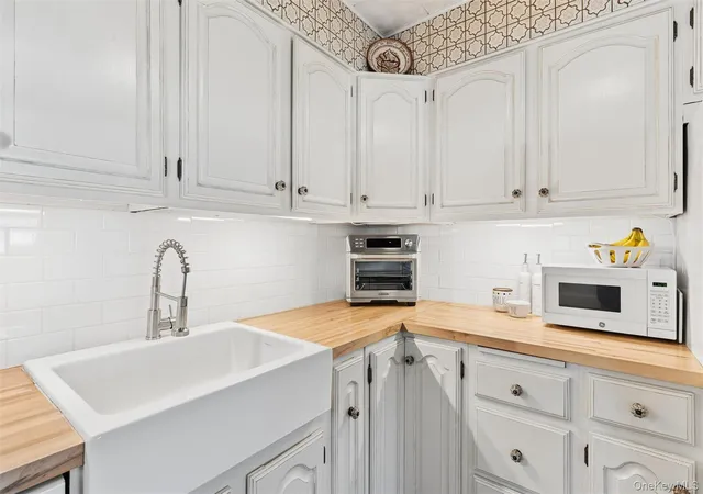 Photo 4 of Single family home for sale at 241 Marshall Ave, Hempstead, NY 11552 | MLS# 1066715 | Listing updated on 2026-10-29